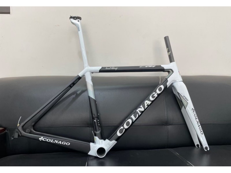 Colnago store carbon frame